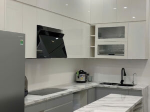 Thi công tủ bếp nhựa ACrylic bóng gương, chống nước tốt, thẩm mỹ đẹp