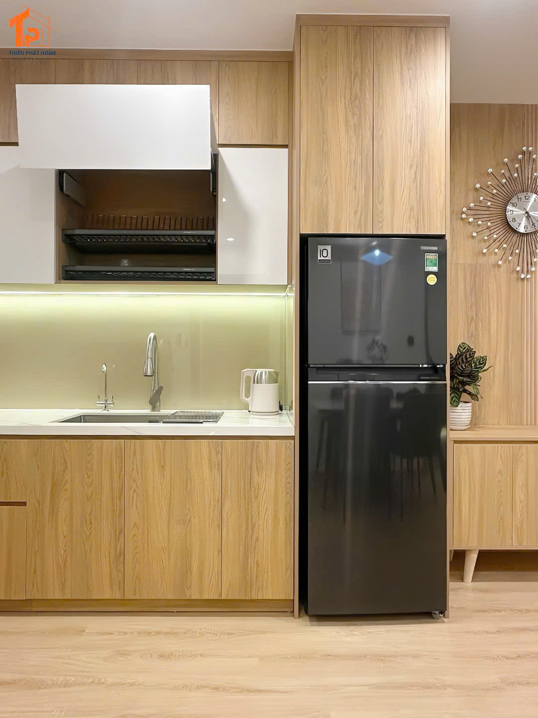Lắp đặt phụ kiện bếp thông minh cho tủ bếp chữ i