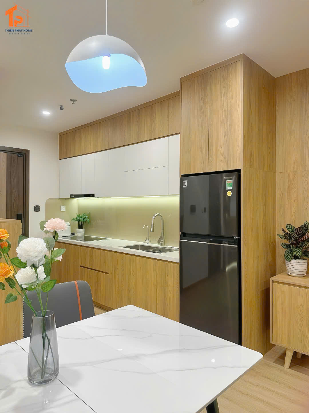 Tủ bếp Acrylic kết hợp Melamine hiện đại - PVC08 - Ảnh 3