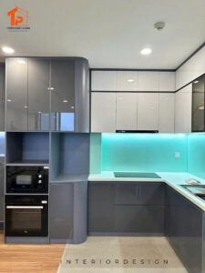 Thiết kế và thi công tủ bếp nhựa đặc PVC phủ Acrylic bóng gương hiện đại