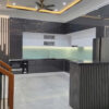 Mẫu tủ bếp nhựa Acrylic chống nước, chống mối mọt tốt